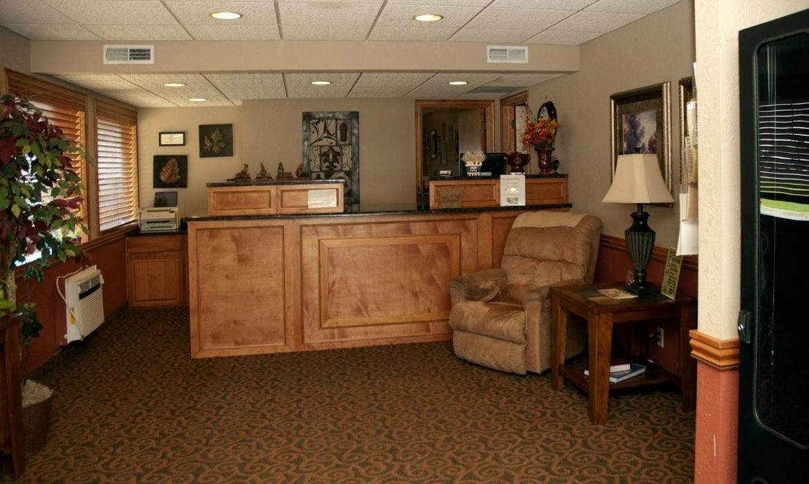 Big Bend Traveler'S Inn Great Bend Εξωτερικό φωτογραφία
